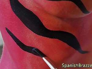 Madurita traga leche mojando con squirt